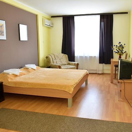 Hostel Milkaza Novi Sad Eksteriør bilde