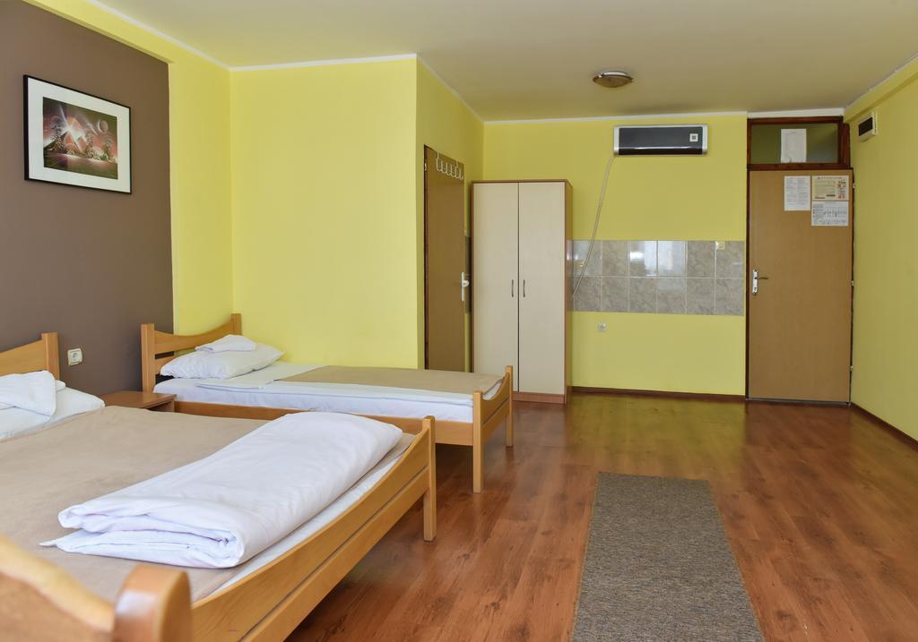 Hostel Milkaza Novi Sad Eksteriør bilde