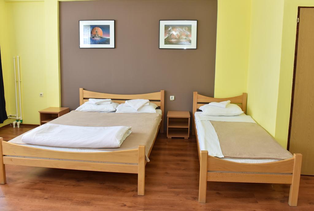 Hostel Milkaza Novi Sad Eksteriør bilde