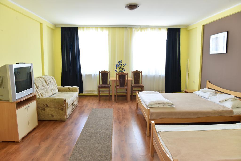 Hostel Milkaza Novi Sad Eksteriør bilde