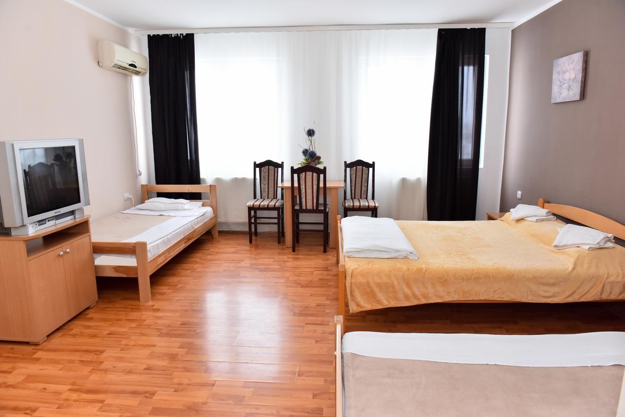 Hostel Milkaza Novi Sad Eksteriør bilde