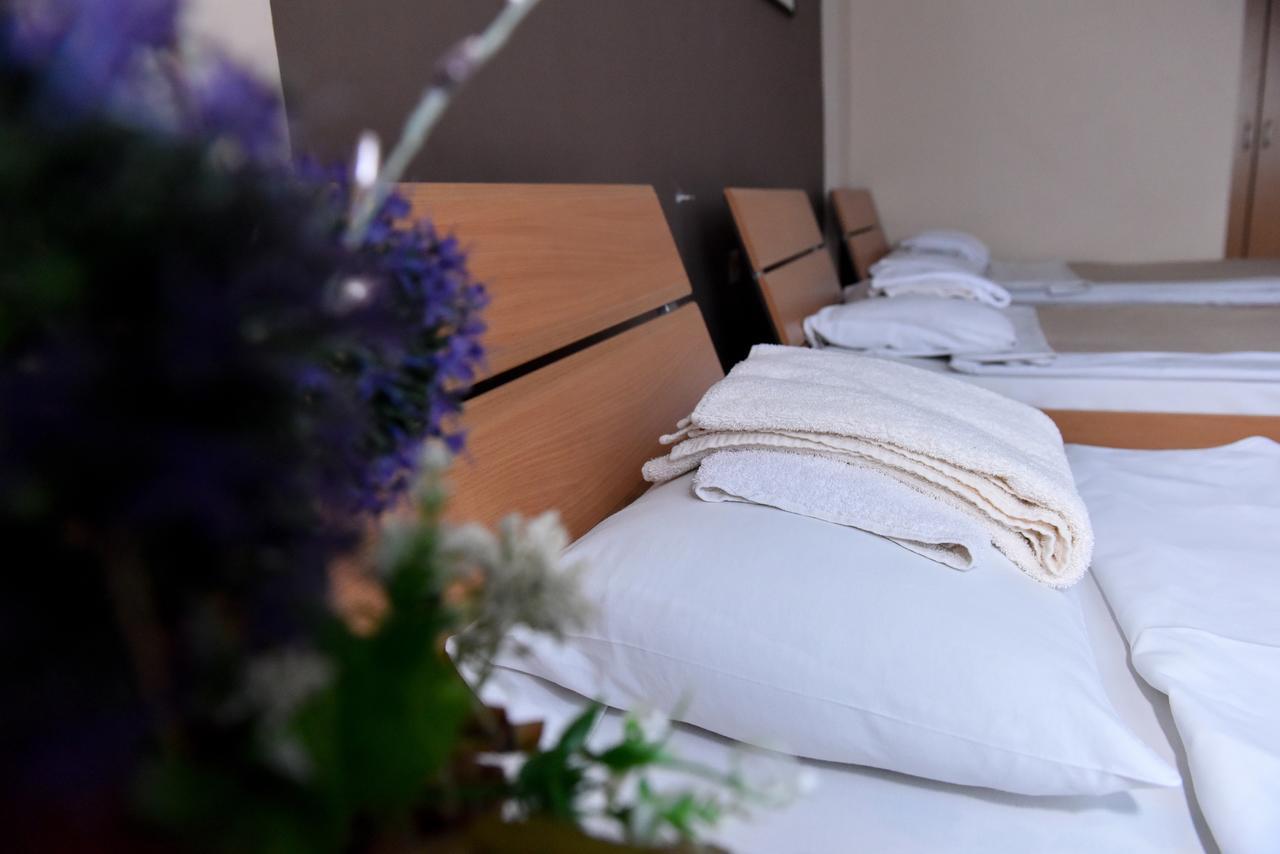 Hostel Milkaza Novi Sad Eksteriør bilde