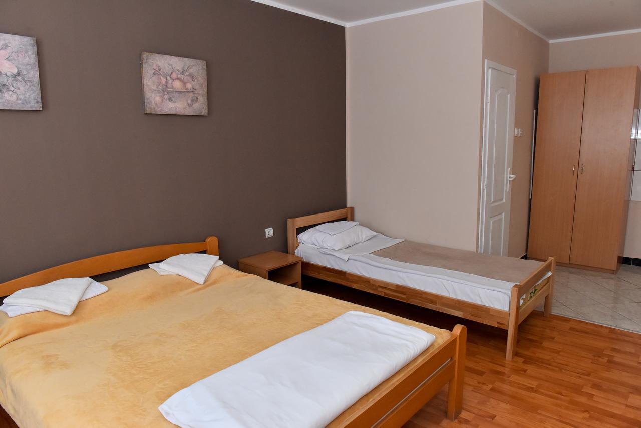 Hostel Milkaza Novi Sad Eksteriør bilde