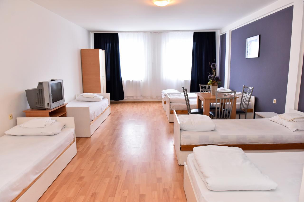 Hostel Milkaza Novi Sad Eksteriør bilde