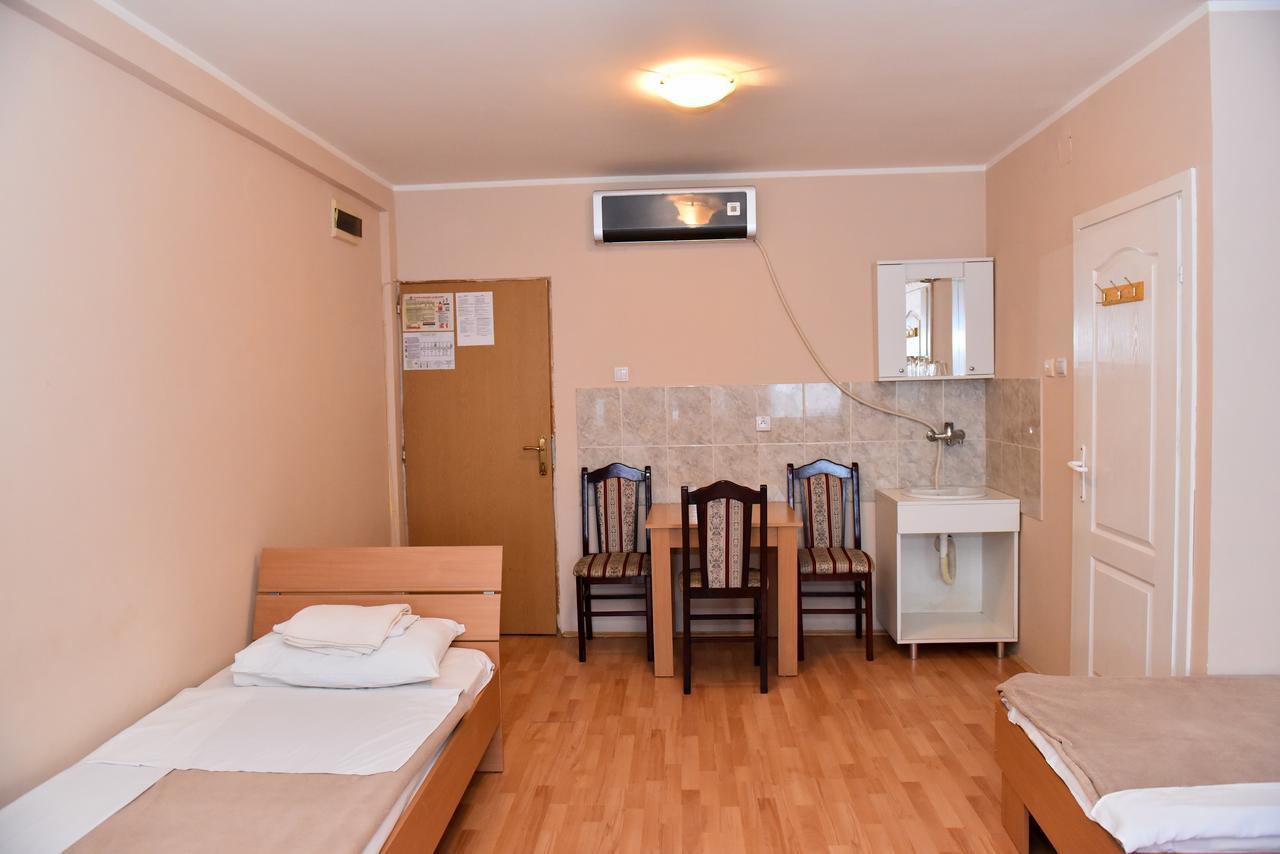 Hostel Milkaza Novi Sad Eksteriør bilde