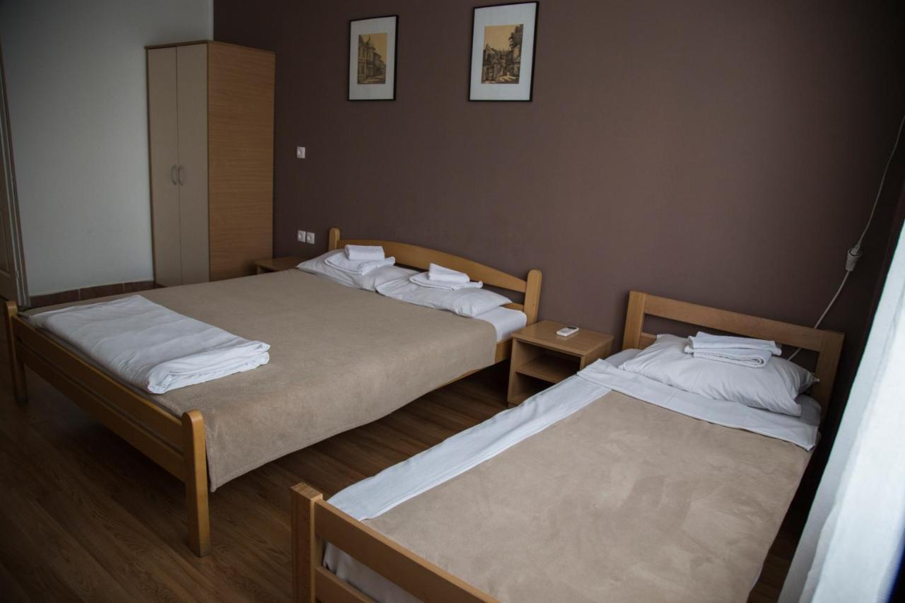 Hostel Milkaza Novi Sad Eksteriør bilde