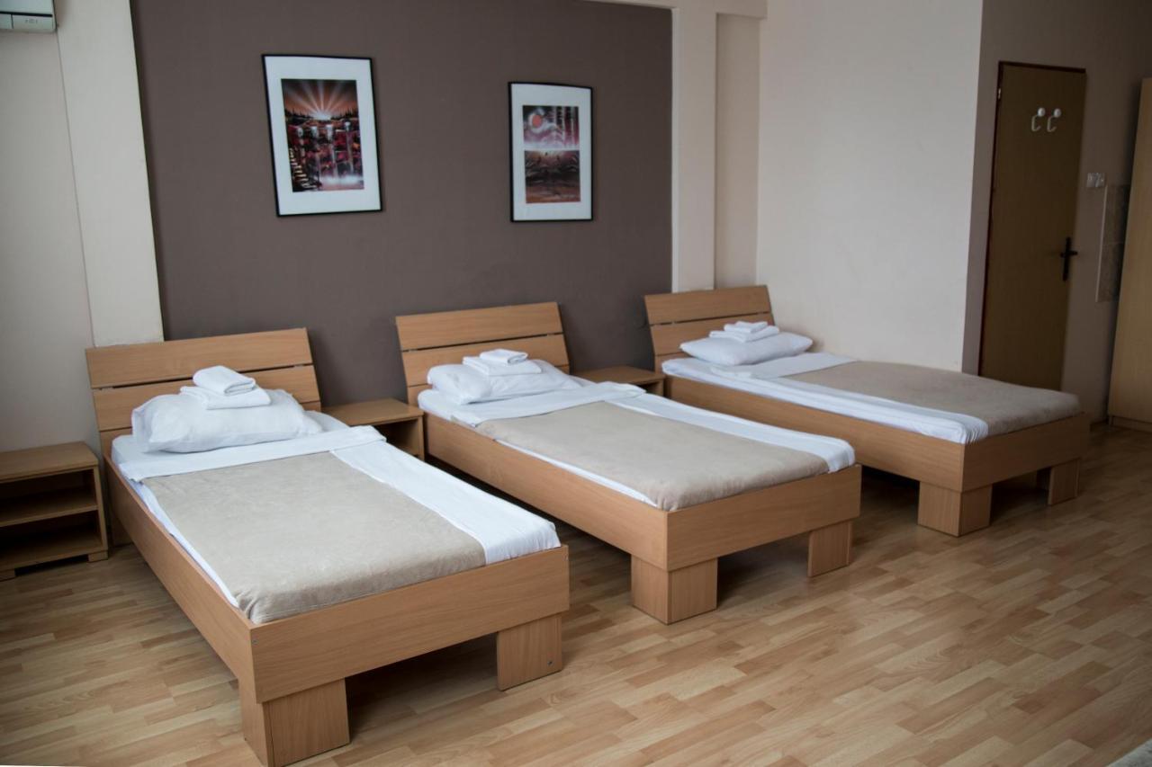 Hostel Milkaza Novi Sad Eksteriør bilde