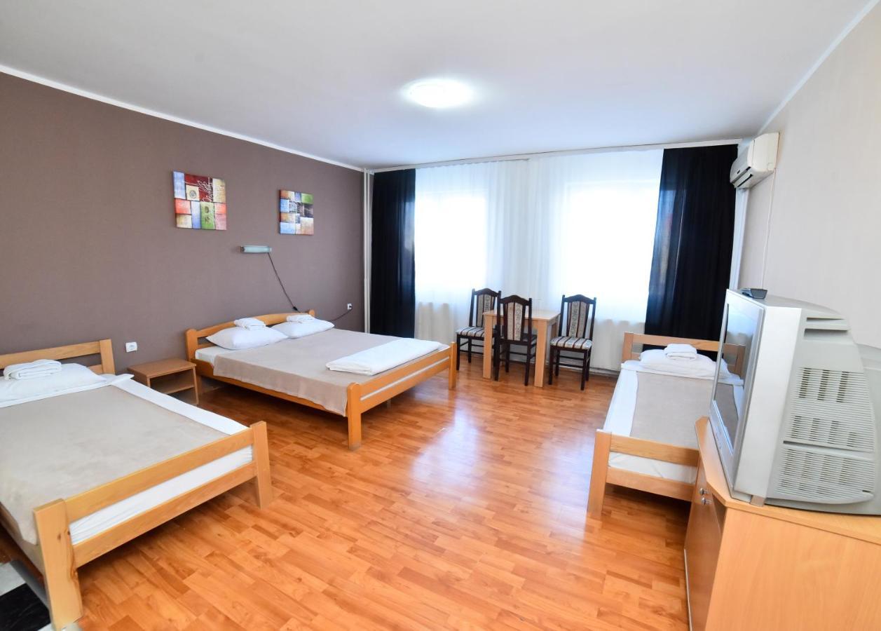 Hostel Milkaza Novi Sad Eksteriør bilde
