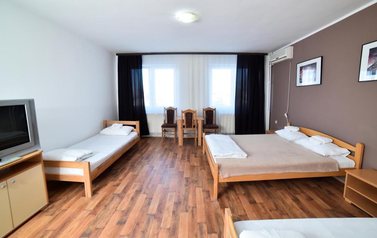 Hostel Milkaza Novi Sad Eksteriør bilde