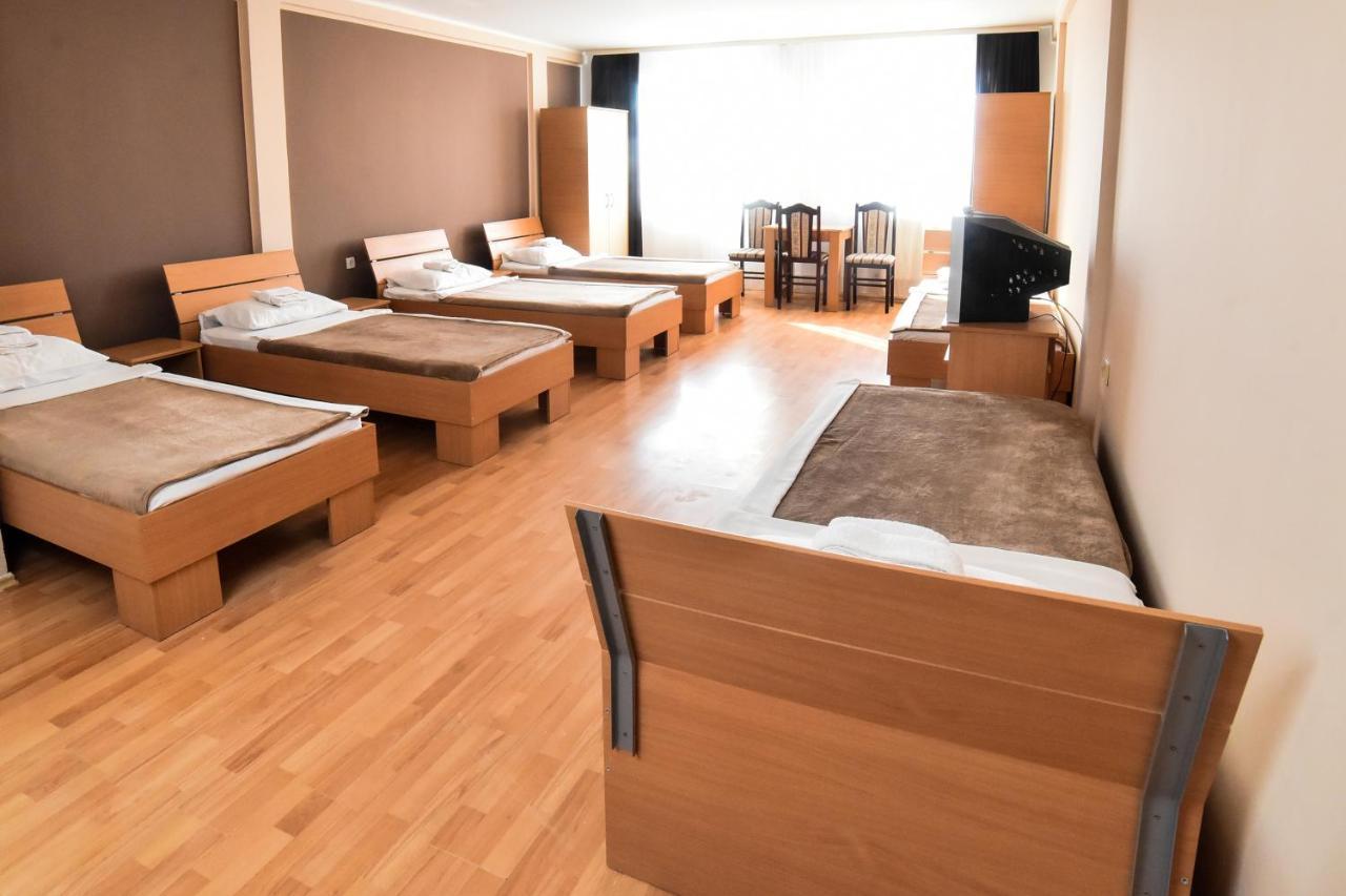 Hostel Milkaza Novi Sad Eksteriør bilde